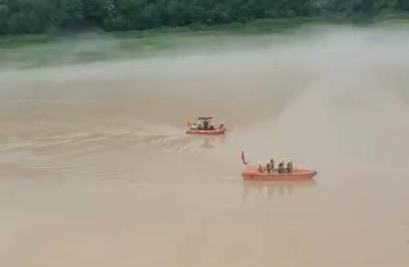 重庆巫山：男子钓鱼意外失踪，紧急搜救进行中