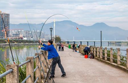 海竿与矶竿：如何选择适合你的钓鱼神器？