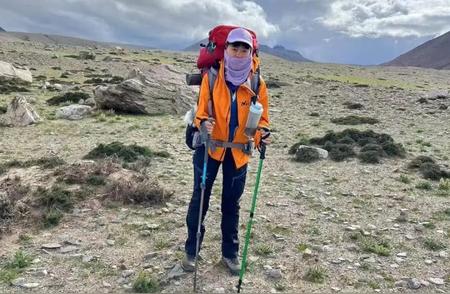 上海女驴友独自穿越大雪山失联，搜救行动持续进行中