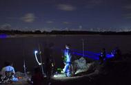 夏季夜晚钓鱼策略：饵料选择与钓位的完美结合