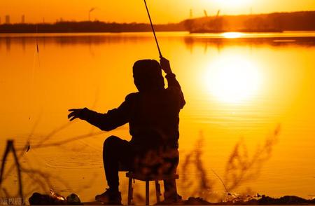 中年危机还是钓鱼狂热：深度剖析男性钓鱼现象
