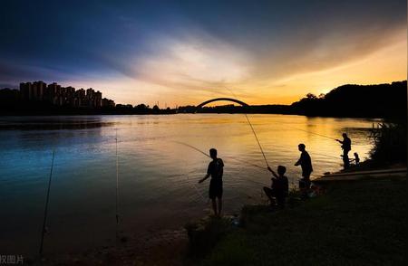 冬季夜晚钓鱼指南：如何有效提高鱼获？