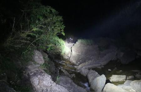 桂林兴安深山中，10名驴友失联，救援行动连夜展开
