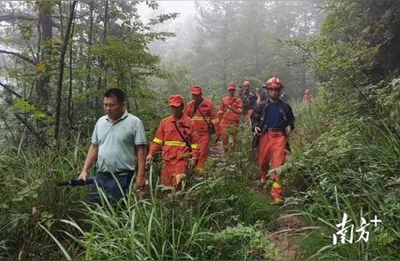 连州大东山失联驴友5小时雨中救援成功！