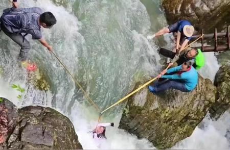 宁波驴友遭遇激流冲走，生死未卜，网友关注度高涨